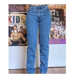 carly med/light wash jeans • brandy melville